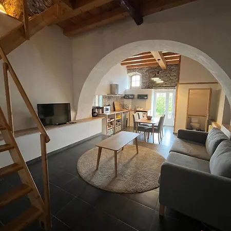شقة Domaine Santa Petronilla 